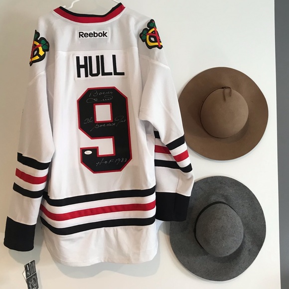 Autographed Bobby Hull Jersey #9 - Picture 3 of 5
